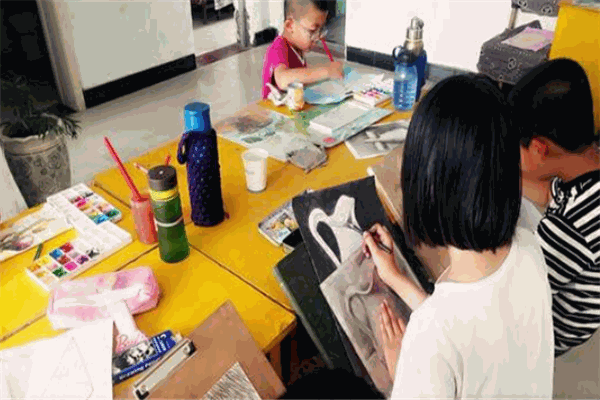 畫(huà)未來(lái)美術(shù)教育