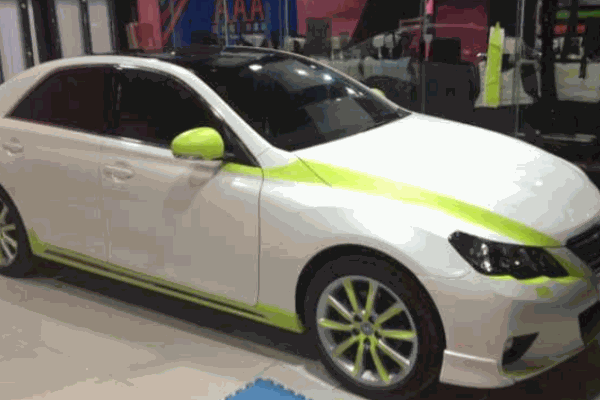 AAA炫彩車(chē)身膜術(shù)師