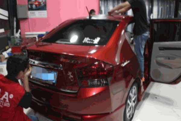 AAA炫彩車(chē)身膜術(shù)師