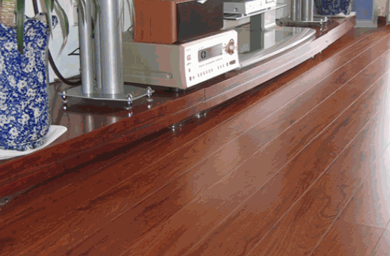 厚臉皮實(shí)木地板