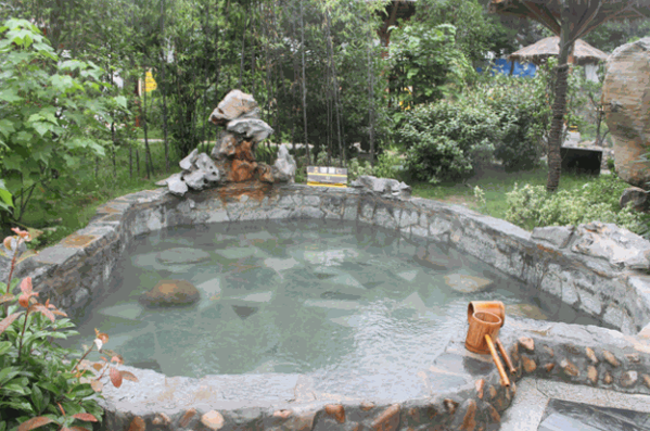 深業(yè)溫泉假日酒店