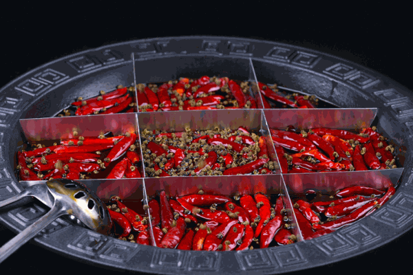 巴國口?；疱? /></p><p>巴國口?；疱伩康牟皇菑V告，而是品質(zhì)和味道。巴國口?；疱仠伒琢蠝貪櫚缘溃瑺I養(yǎng)健康，不干燥，不燥熱，油而不膩。巴國口?；疱侇伾t亮，中藥配制，不加任何色素，不上火，不長痘，深受消費(fèi)者青睞。巴國口?；疱伡用耍瑹o需大廚，無需經(jīng)驗(yàn)，標(biāo)準(zhǔn)化操作，總部全程幫扶，開業(yè)無憂。</p><p><img src=