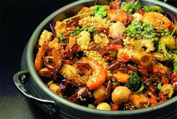 鍋里飄香麻辣香鍋