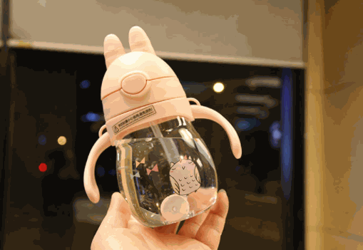 樂(lè)蓓嬰兒學(xué)飲杯