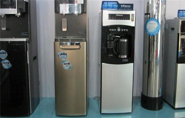 芯情凈水設(shè)備