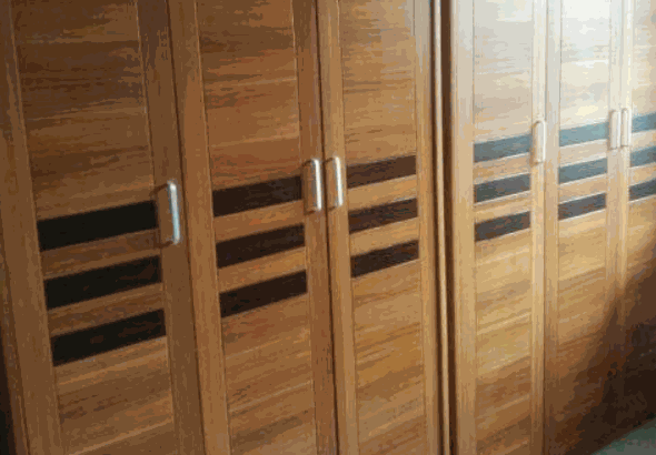 華強(qiáng)衣柜