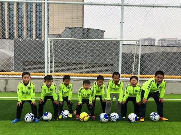 超越少兒足球俱樂部