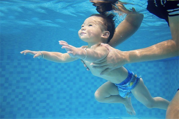 海豚家親子游泳