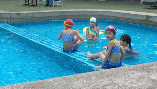 游學(xué)寶寶游泳館