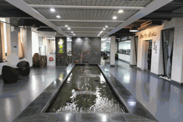 藍(lán)眼精靈童裝