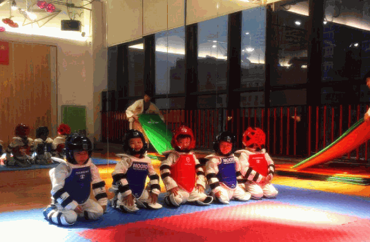 奇趣兒童運動館