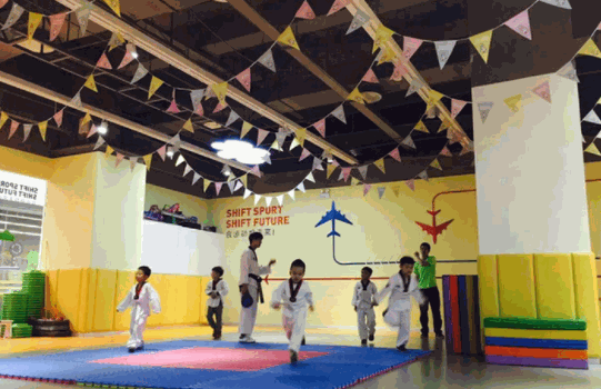 奇趣兒童運動館