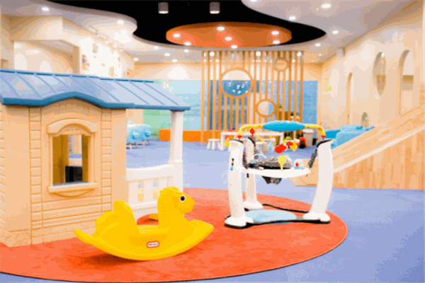 成長腳印國際早教中心