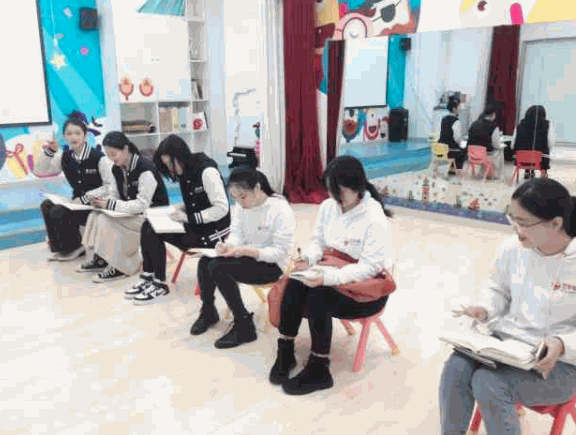 藝年級(jí)兒童語言藝術(shù)中心