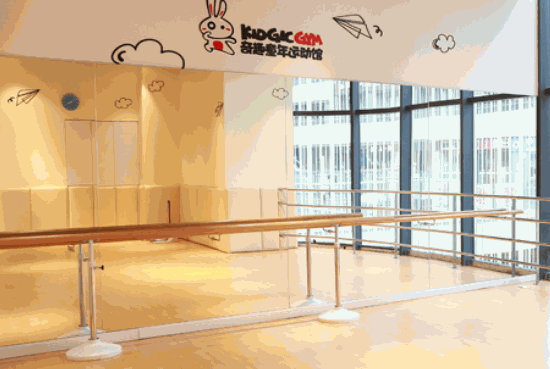 奇趣童年運動館