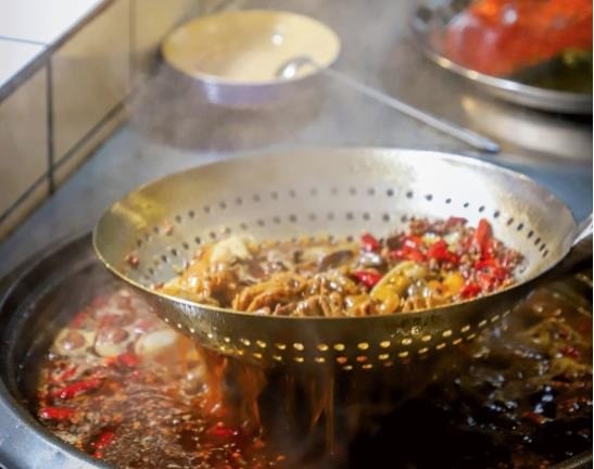 串串香旋轉(zhuǎn)小火鍋