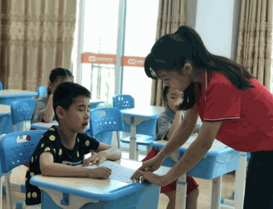 蟲洞雙語學前中心