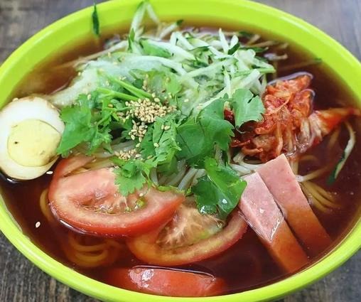 小浩骨湯麻辣燙