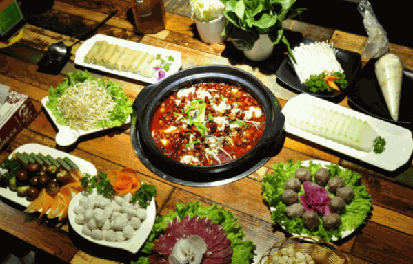 魚(yú)鱗門(mén)石鍋魚(yú)