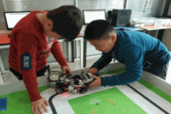 艾克瑞特機(jī)器人教育