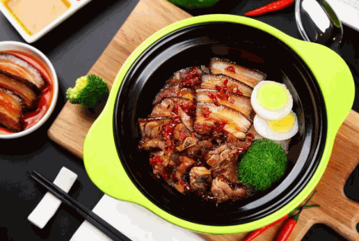 比你牛黑牛家的煲仔