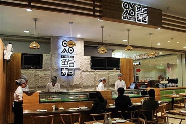 魚旨?jí)鬯? /></p><p>如今，魚旨?jí)鬯驹谌珖?guó)30多個(gè)省市、區(qū)擁有60多家分店。舒適的門店環(huán)境、時(shí)尚的氛圍、平價(jià)精致的菜品，使得魚旨?jí)鬯菊圆豢杀葦M的速度發(fā)展。通過(guò)專業(yè)的料理經(jīng)驗(yàn)和誠(chéng)懇的服務(wù)態(tài)度，魚旨?jí)鬯菊种饾u成為引領(lǐng)現(xiàn)代都市美食行業(yè)新風(fēng)潮的餐飲品牌。</p><p>魚旨?jí)鬯臼菍樾蓍e場(chǎng)所、人流繁多的商圈設(shè)計(jì)的小型壽司店。它融入了西方的經(jīng)營(yíng)模式，就餐方便，隨買隨走，符合都市人時(shí)尚、便捷、潮流的消費(fèi)理念。更為豐富的產(chǎn)品系列，可以幫助魚旨?jí)鬯酒放茲M足到更多食客們的需求。</p><p><img src=