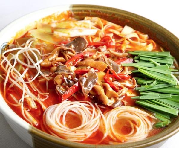 六兩半火鍋米線