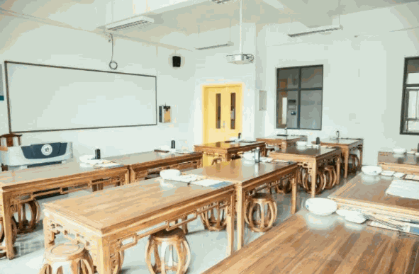 潤格美術(shù)培訓(xùn)學(xué)校