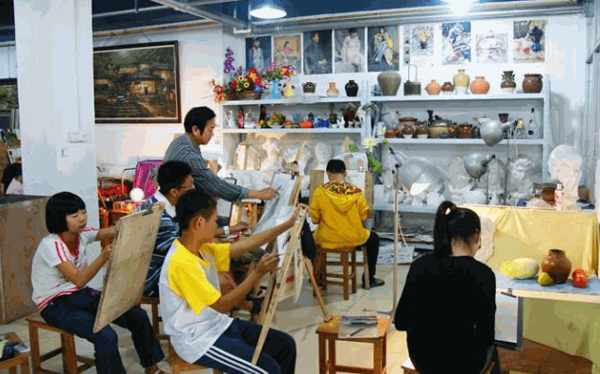 潤格美術(shù)培訓(xùn)學(xué)校