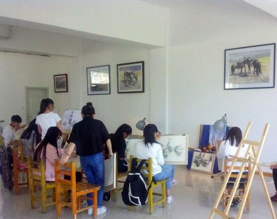 藝晨美術(shù)學(xué)校