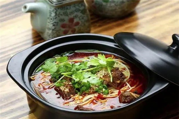 勸君上當(dāng)砂鍋米線