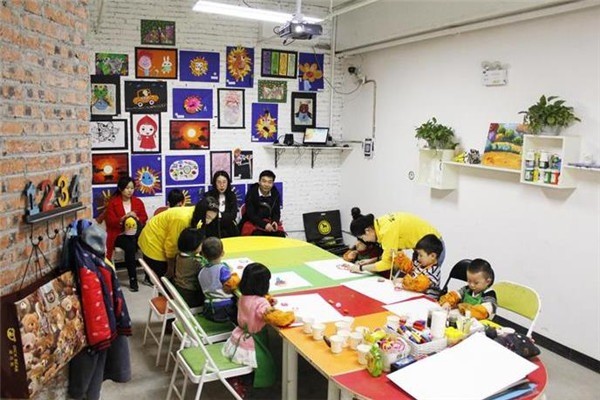 彩虹斑馬少兒美術(shù)