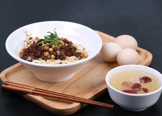 江城品潤熱干面