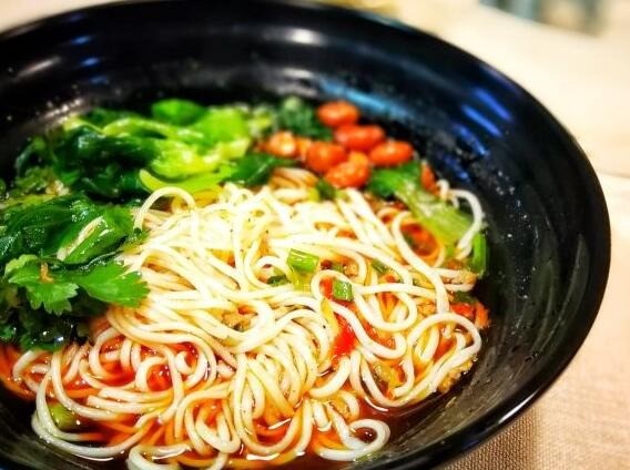 樹(shù)小面面館