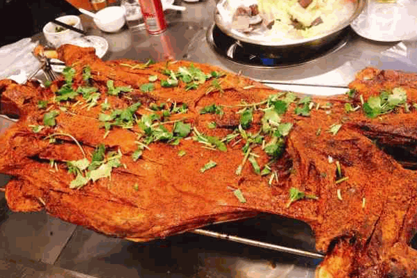 海蘭云天烤全羊