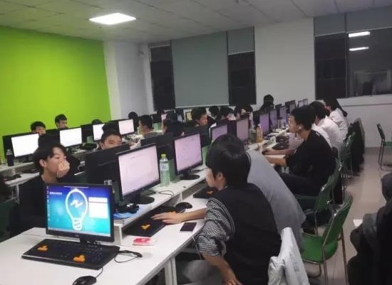 青鳥(niǎo)金融學(xué)院