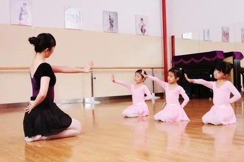 天河百靈藝術(shù)培訓(xùn)