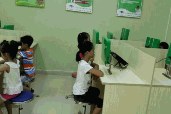 曾視明視力恢復