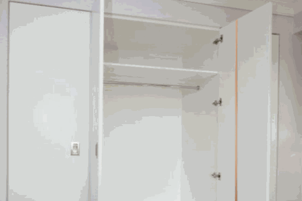 源鴻達(dá)衣柜