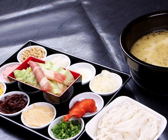 留壹味過(guò)橋米線