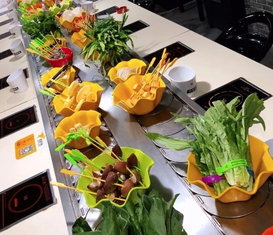 辣姜山自助旋轉(zhuǎn)小火鍋