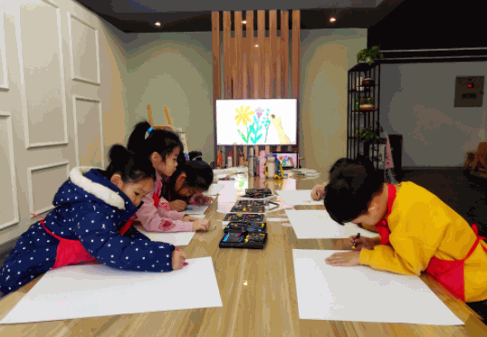 艾特格瑞美術(shù)教育