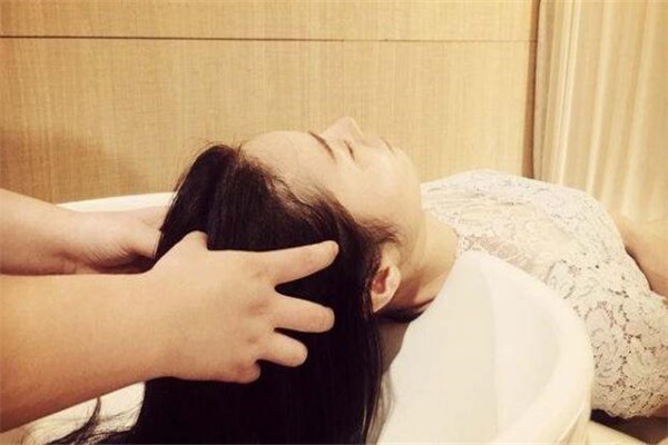 發(fā)一生養(yǎng)發(fā)館