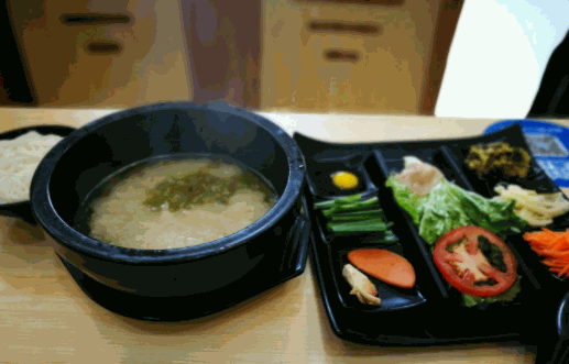 賽蒙滋過(guò)橋米線