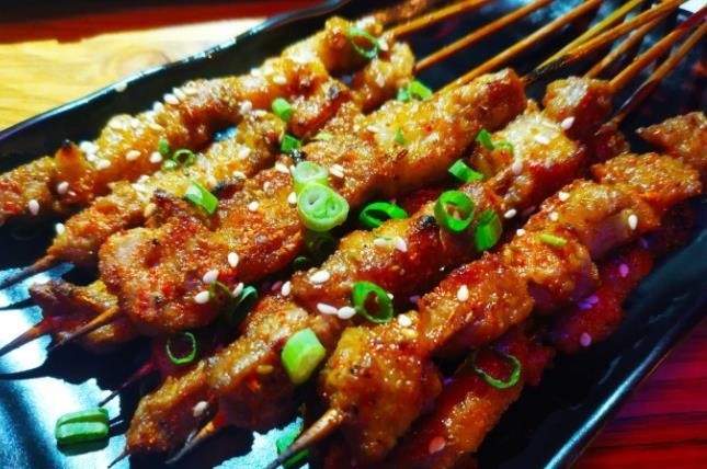 烤味天下音樂燒烤吧