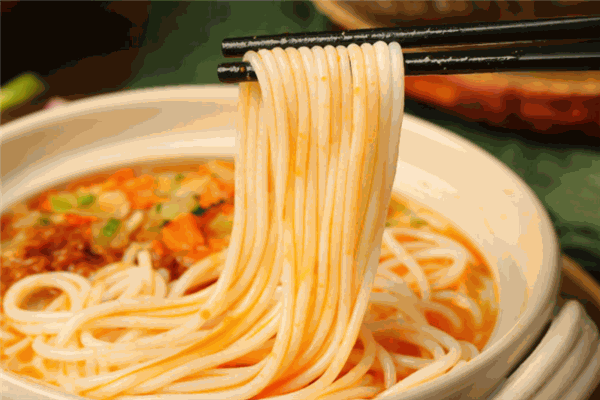 純?nèi)谎蛉饷拙€