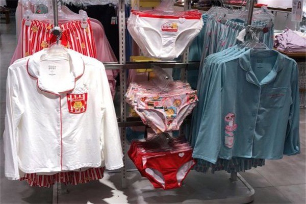 自藍(lán)紅內(nèi)衣