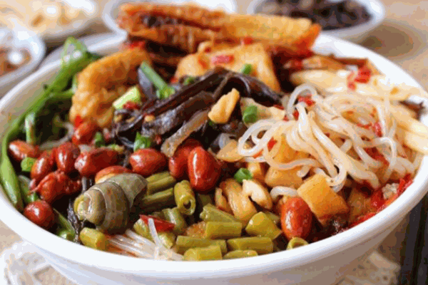 在巷子里螺螄粉