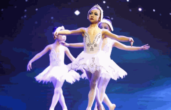 起舞藝術(shù)培訓(xùn)中心