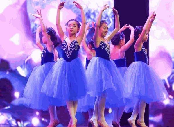 起舞藝術(shù)培訓(xùn)中心